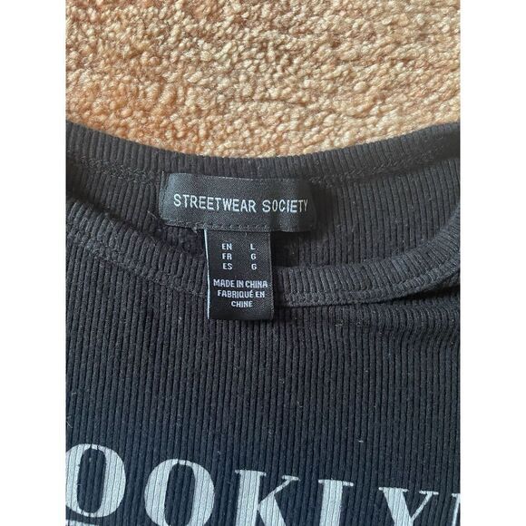 Streetwear Society Black Long Sleeve Crop Top Size L Brooklyn Graphic - Picture 2 of 2